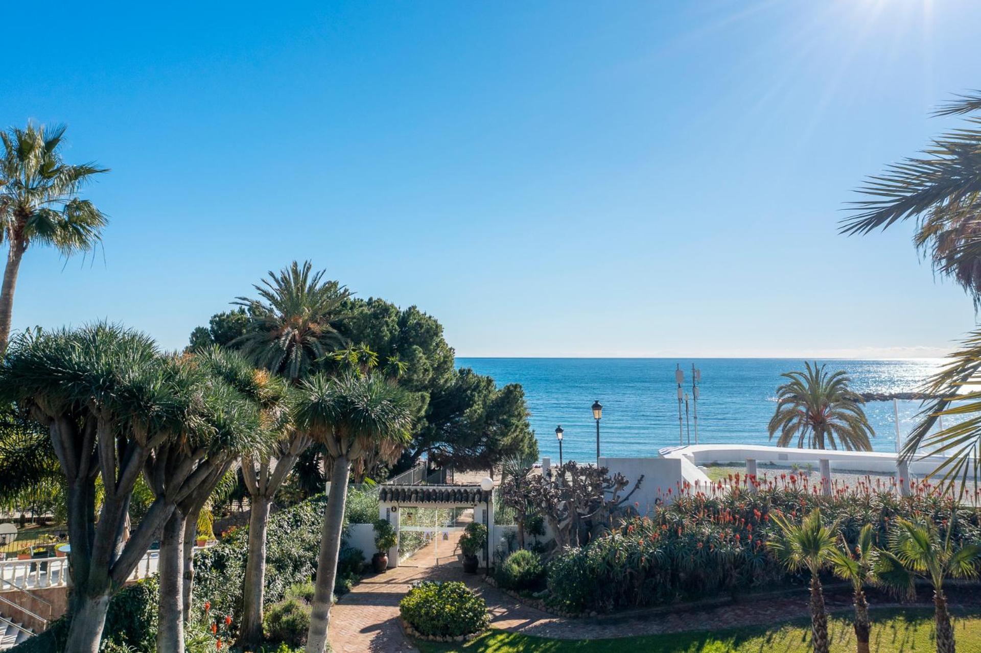 Modern 2 Bedroom Apartment, With Sea Views, In Playas Del Duque - Puerto Banus Appartamento *